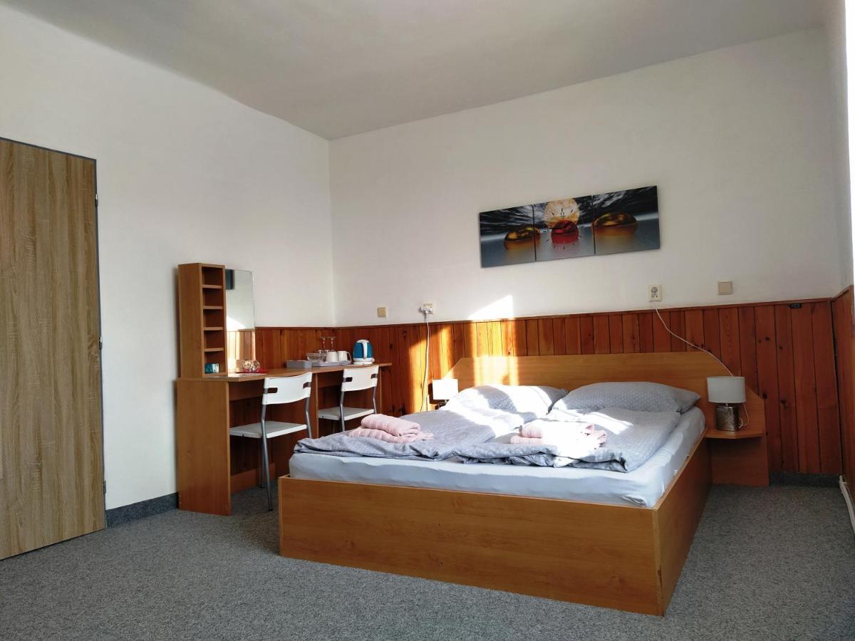 Prazdninovy Dum Na Panorame Hotel Jachymov Ngoại thất bức ảnh